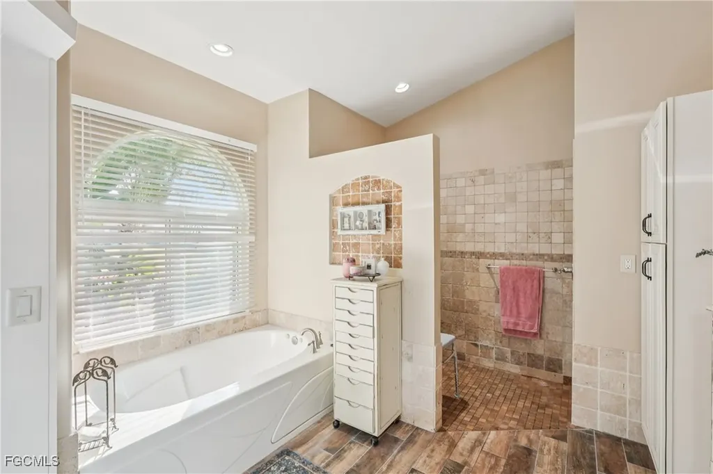 1422 NW 38th Place Cape Coral FL 33993