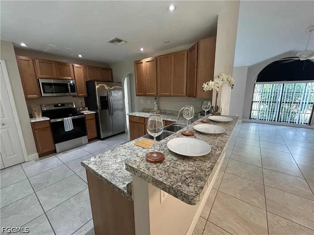 701 SW 9th Avenue Cape Coral FL 33991