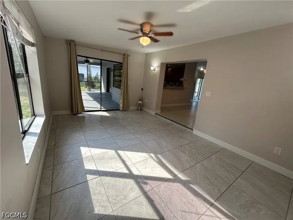 701 SW 9th Avenue Cape Coral FL 33991
