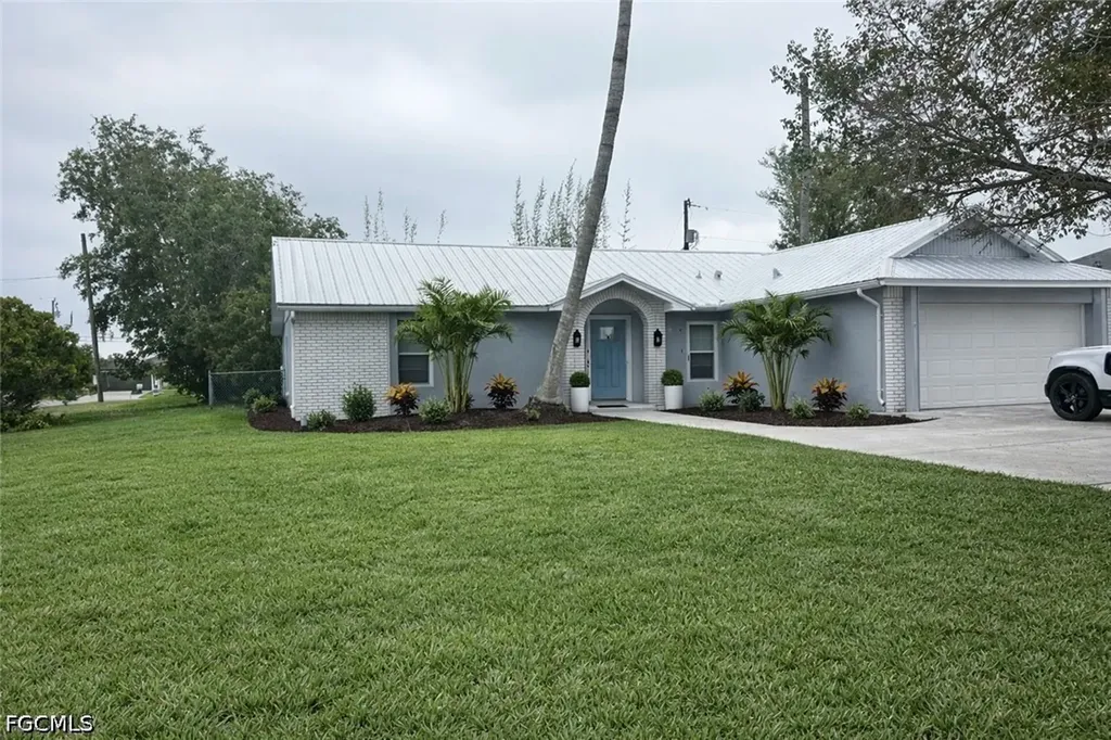 701 SW 9th Avenue Cape Coral FL 33991