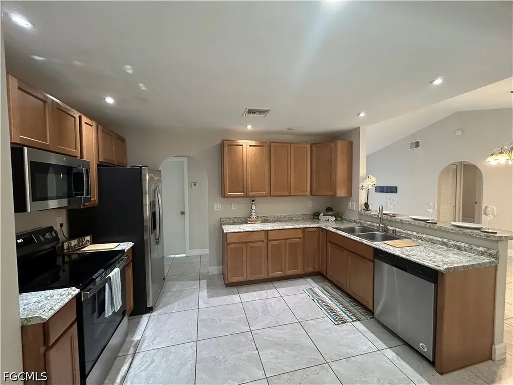 701 SW 9th Avenue Cape Coral FL 33991