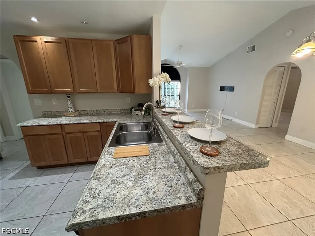 701 SW 9th Avenue Cape Coral FL 33991