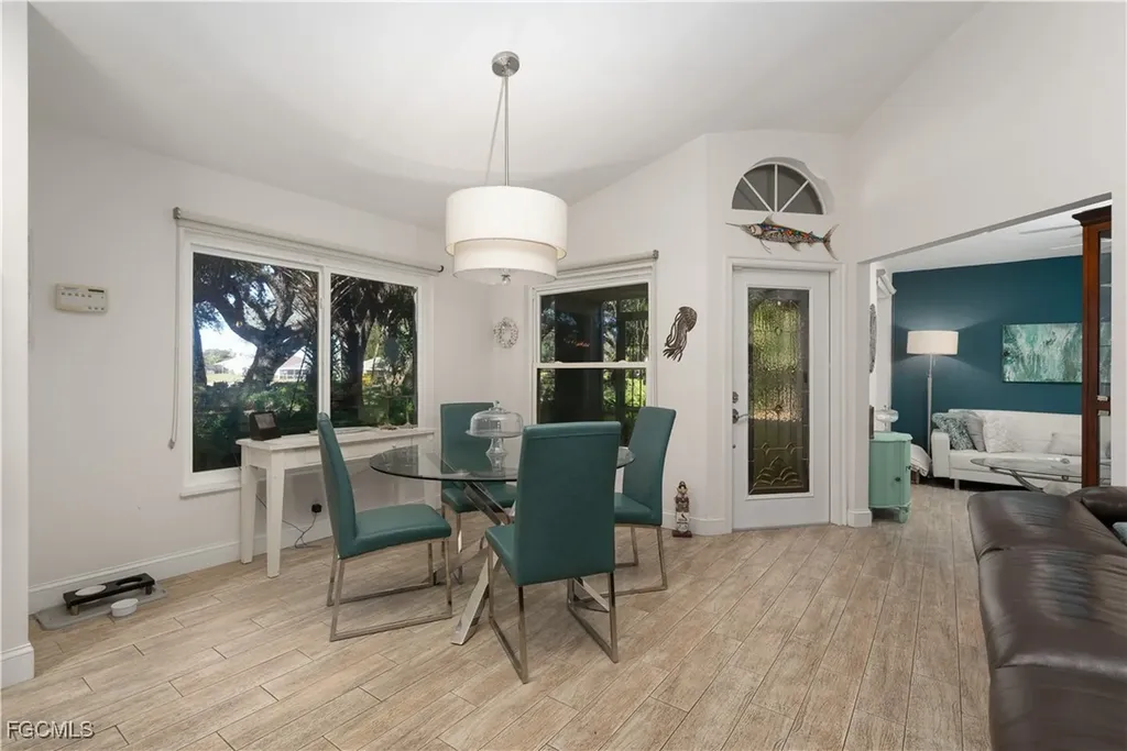 21194 Old Oak Place Estero FL 33928