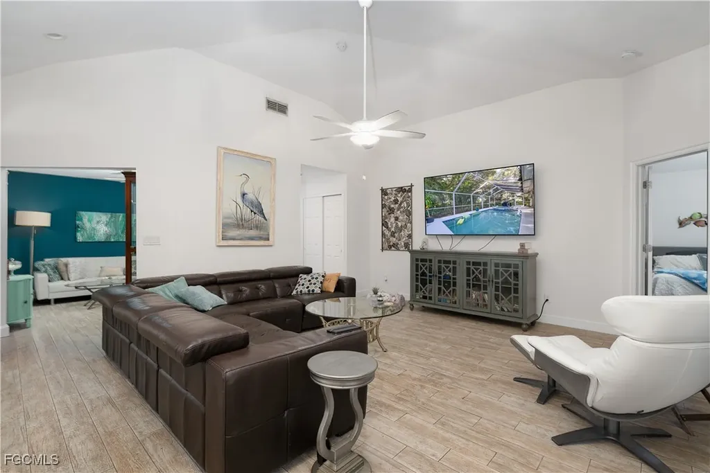 21194 Old Oak Place Estero FL 33928