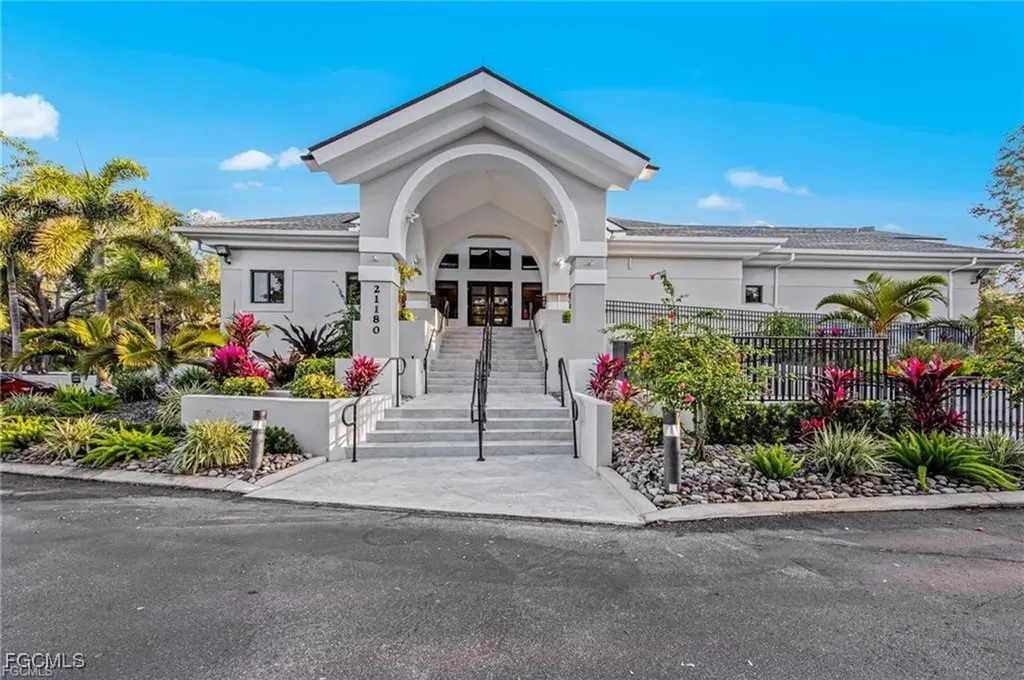 21194 Old Oak Place Estero FL 33928