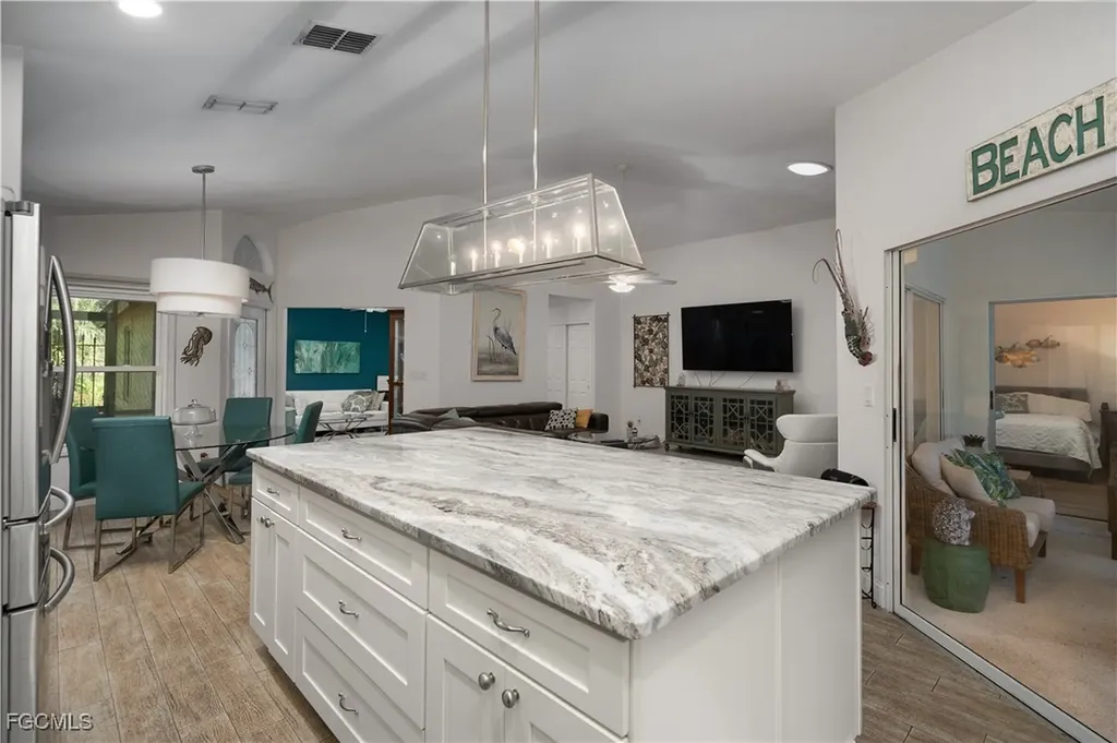 21194 Old Oak Place Estero FL 33928