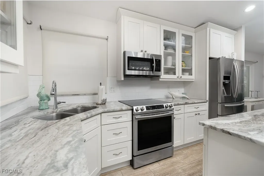 21194 Old Oak Place Estero FL 33928