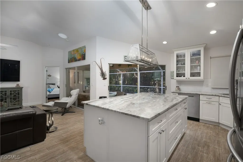 21194 Old Oak Place Estero FL 33928