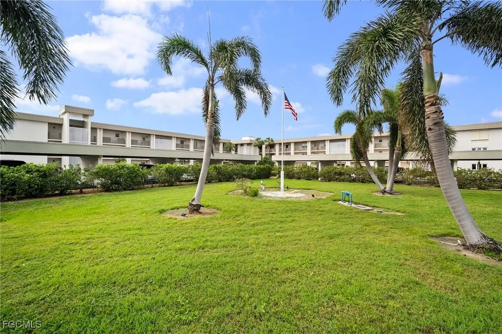 6102 Augusta Drive Fort Myers FL 33907