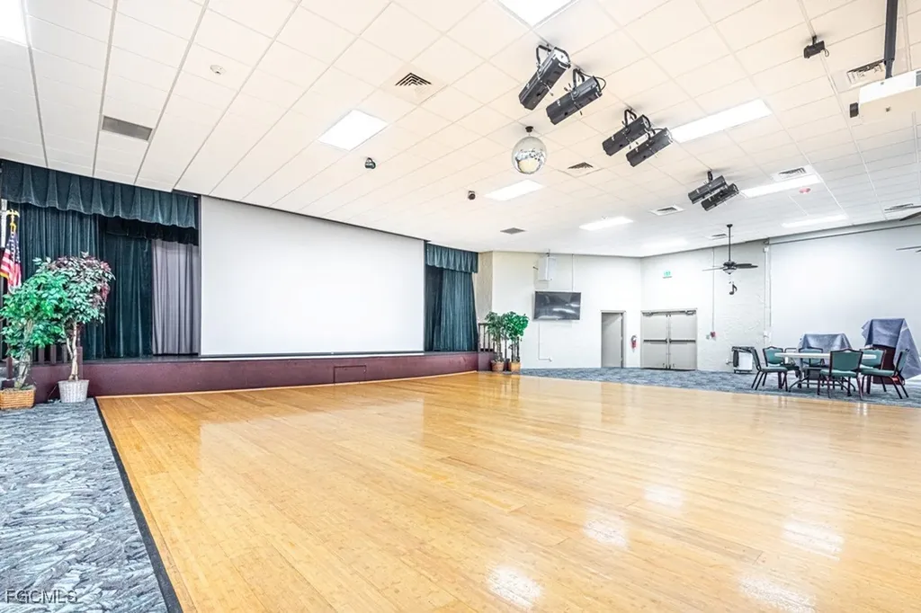 6102 Augusta Drive Fort Myers FL 33907