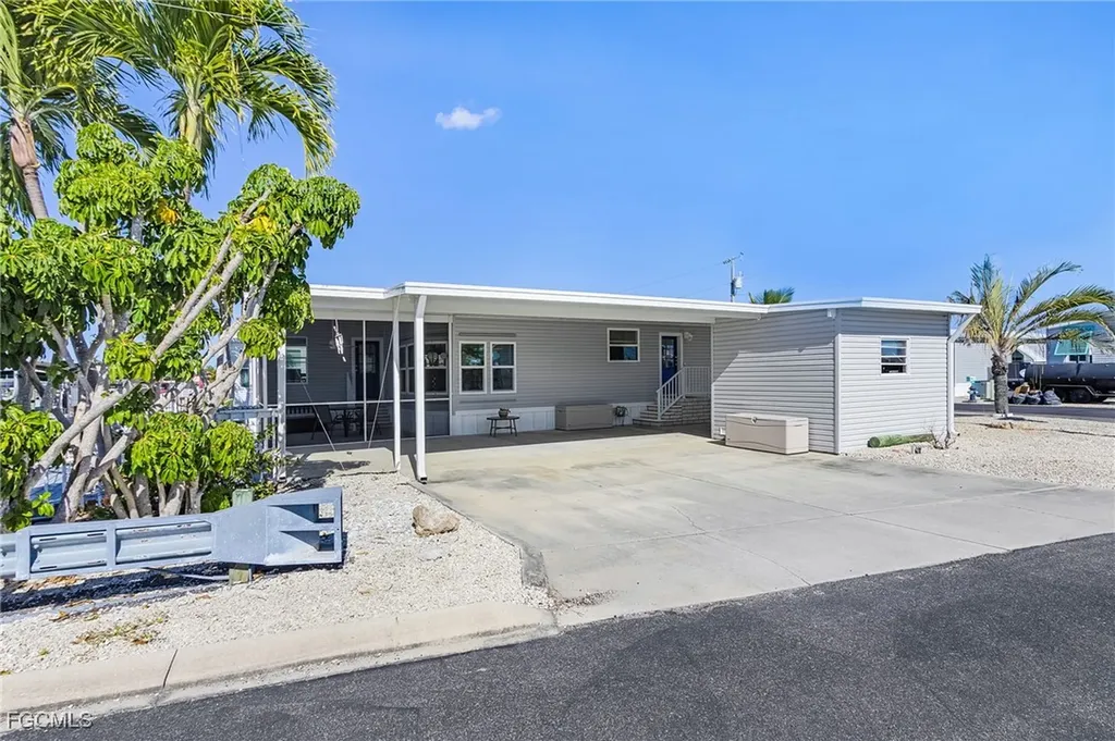 3065 Skipper Lane St. James City FL 33956