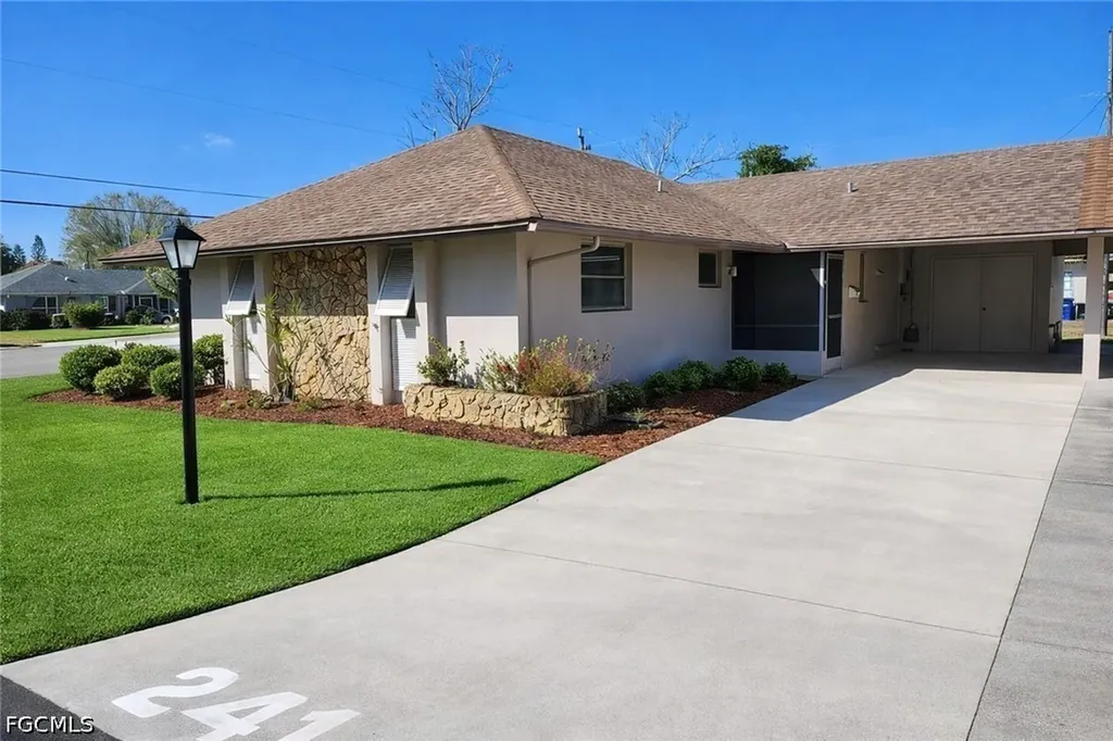 241 Thistle Court Lehigh Acres FL 33936