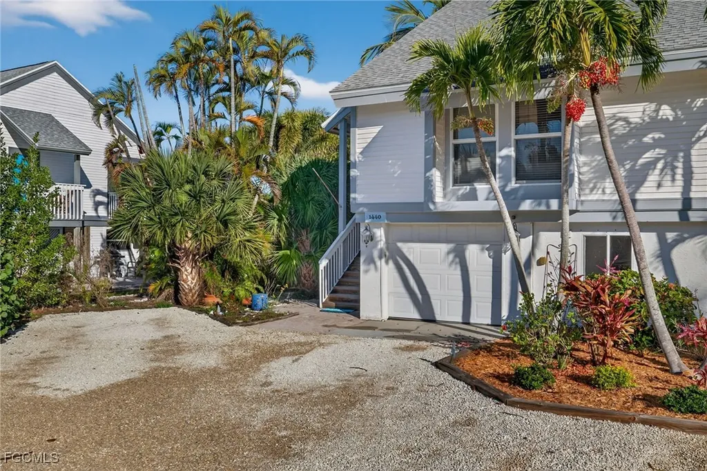 1440 Sandpiper Circle Sanibel FL 33957