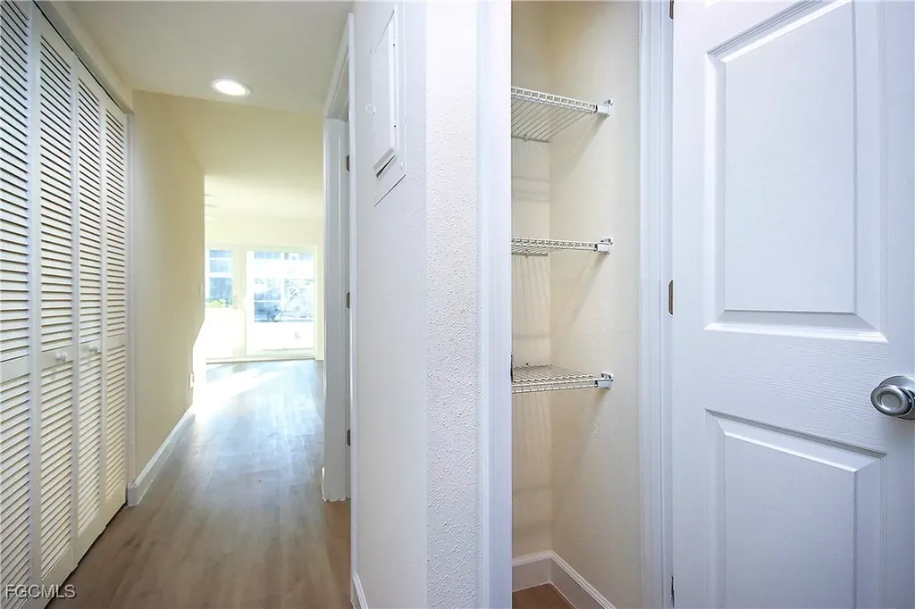 561 Periwinkle Way Sanibel FL 33957