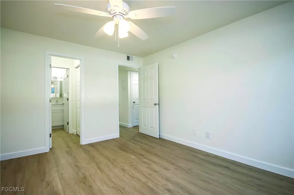 561 Periwinkle Way Sanibel FL 33957