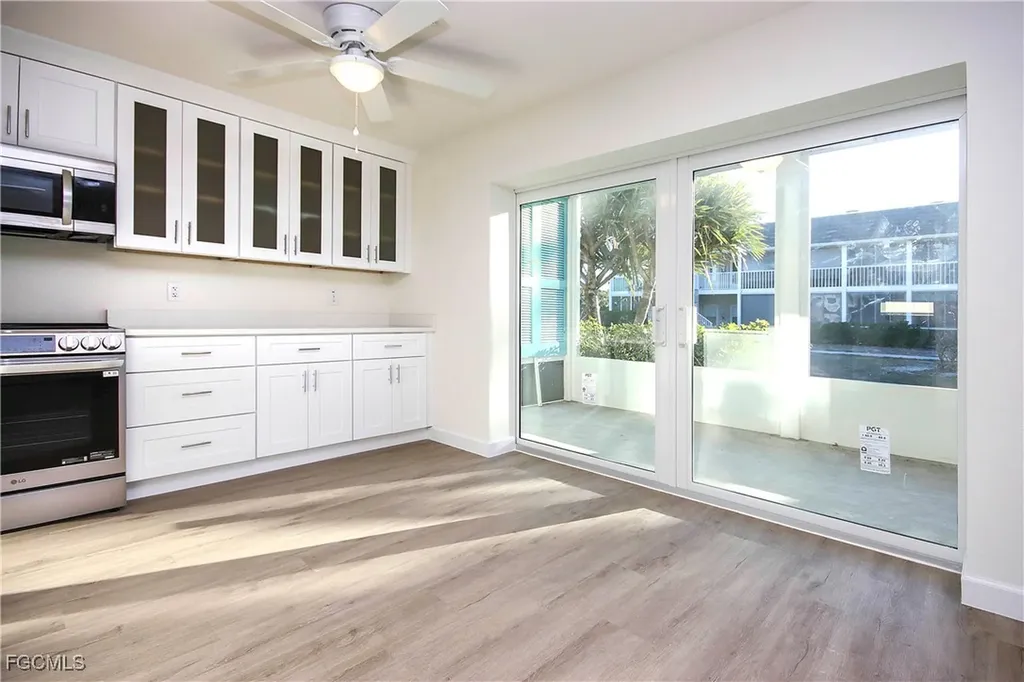 561 Periwinkle Way Sanibel FL 33957