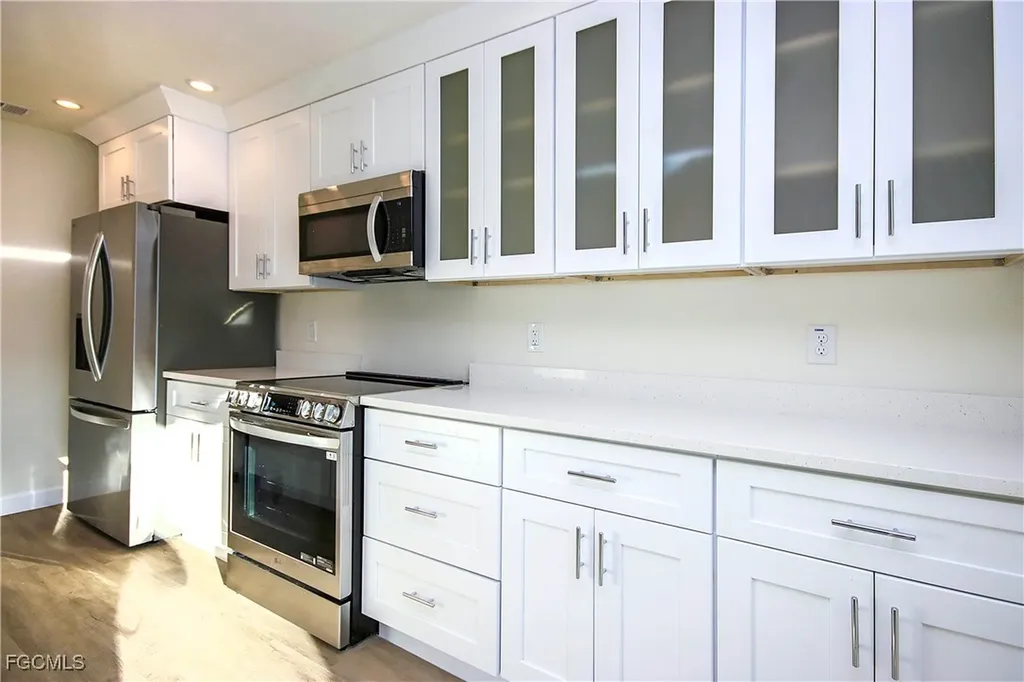 561 Periwinkle Way Sanibel FL 33957