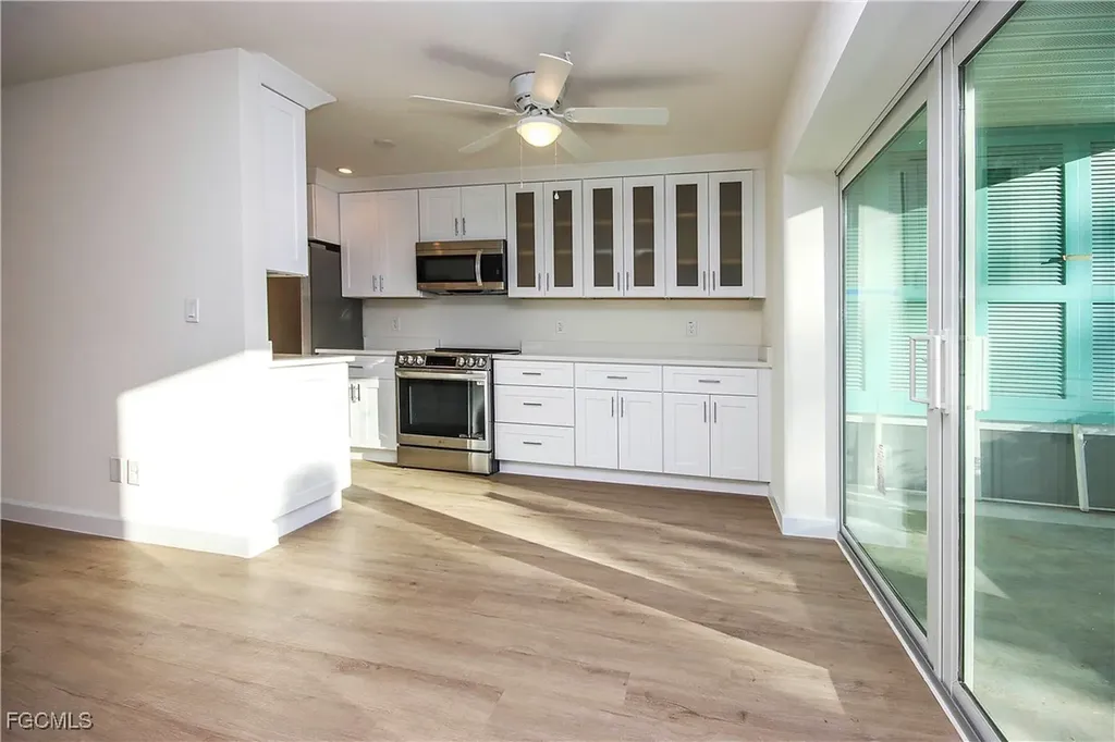 561 Periwinkle Way Sanibel FL 33957