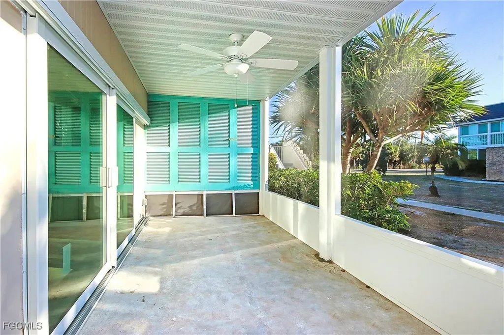 561 Periwinkle Way Sanibel FL 33957