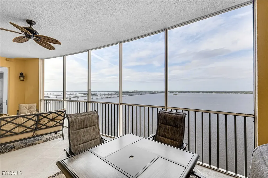 2743 1st Street Fort Myers FL 33916