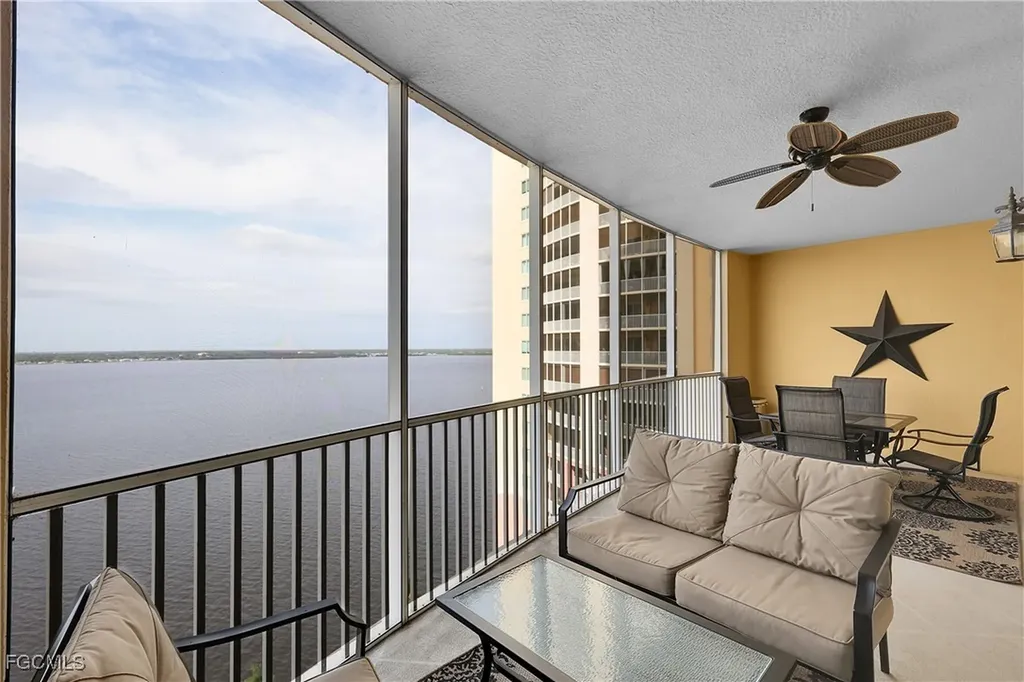 2743 1st Street Fort Myers FL 33916