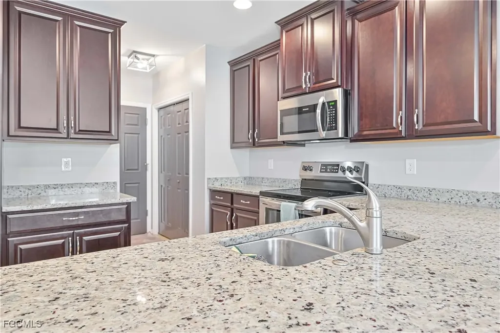 3786 Tilbor Circle Fort Myers FL 33916