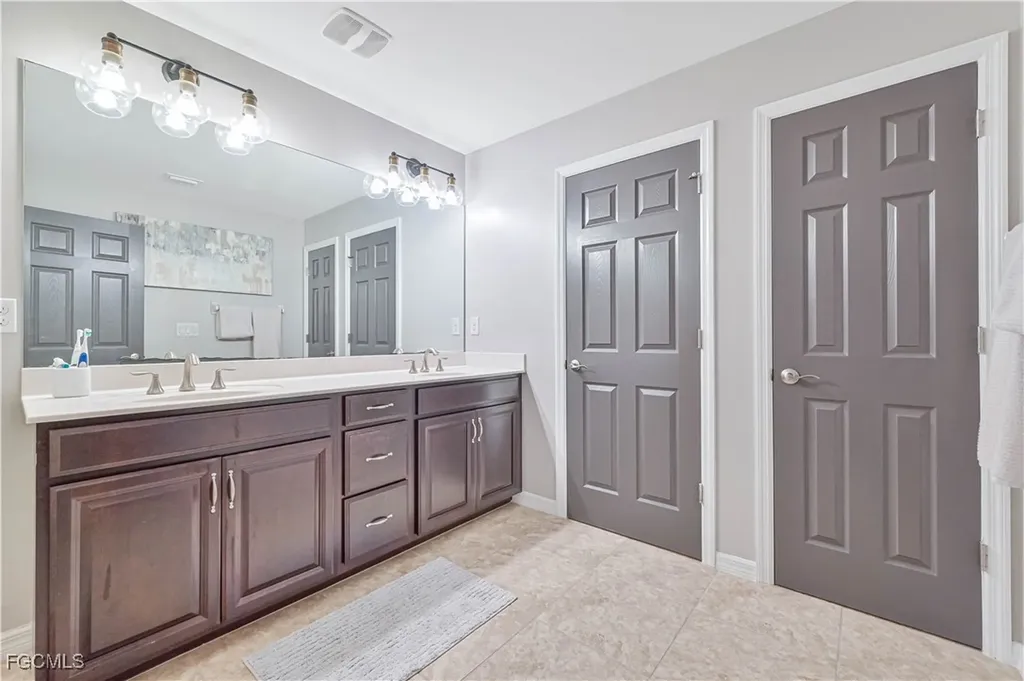 3786 Tilbor Circle Fort Myers FL 33916