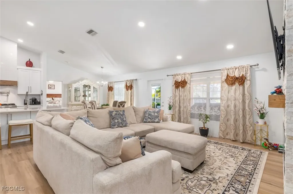 2306 NE 34th Street Cape Coral FL 33909