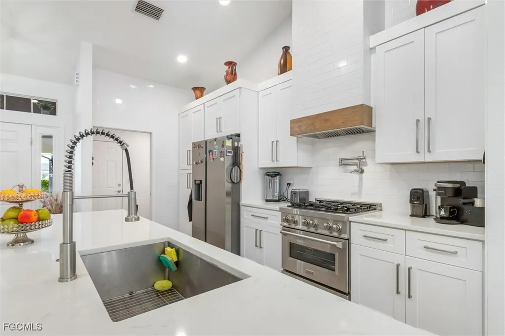 2306 NE 34th Street Cape Coral FL 33909