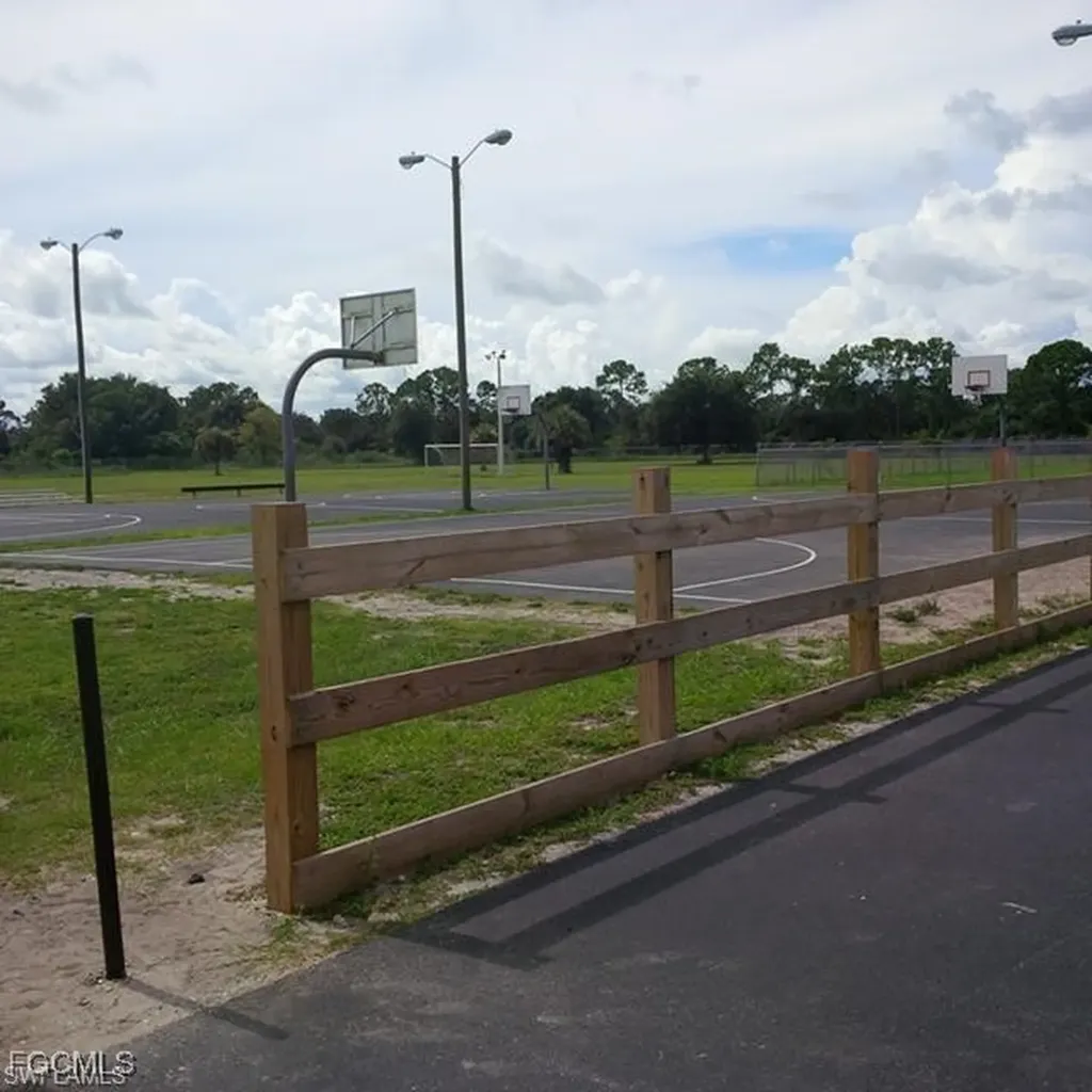 985 N Elk Street Clewiston FL 33440