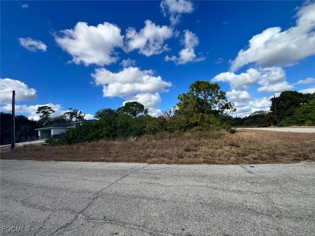 122 Pixie Avenue Labelle FL 33935