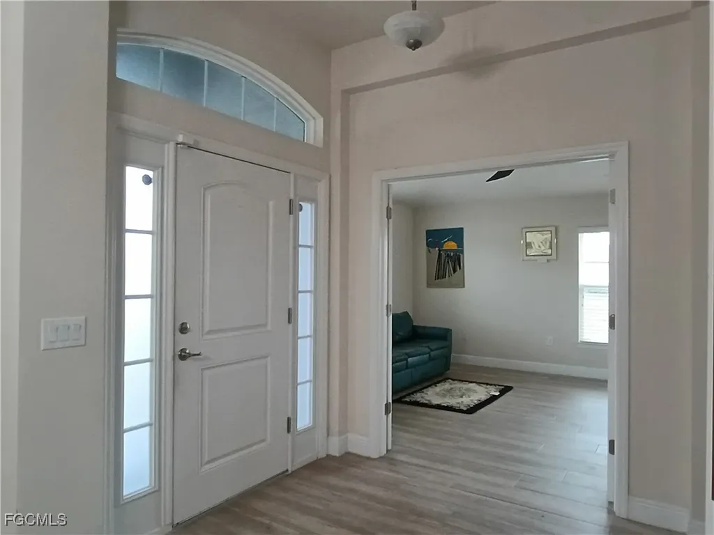 1426 NE 5th Place Cape Coral FL 33909