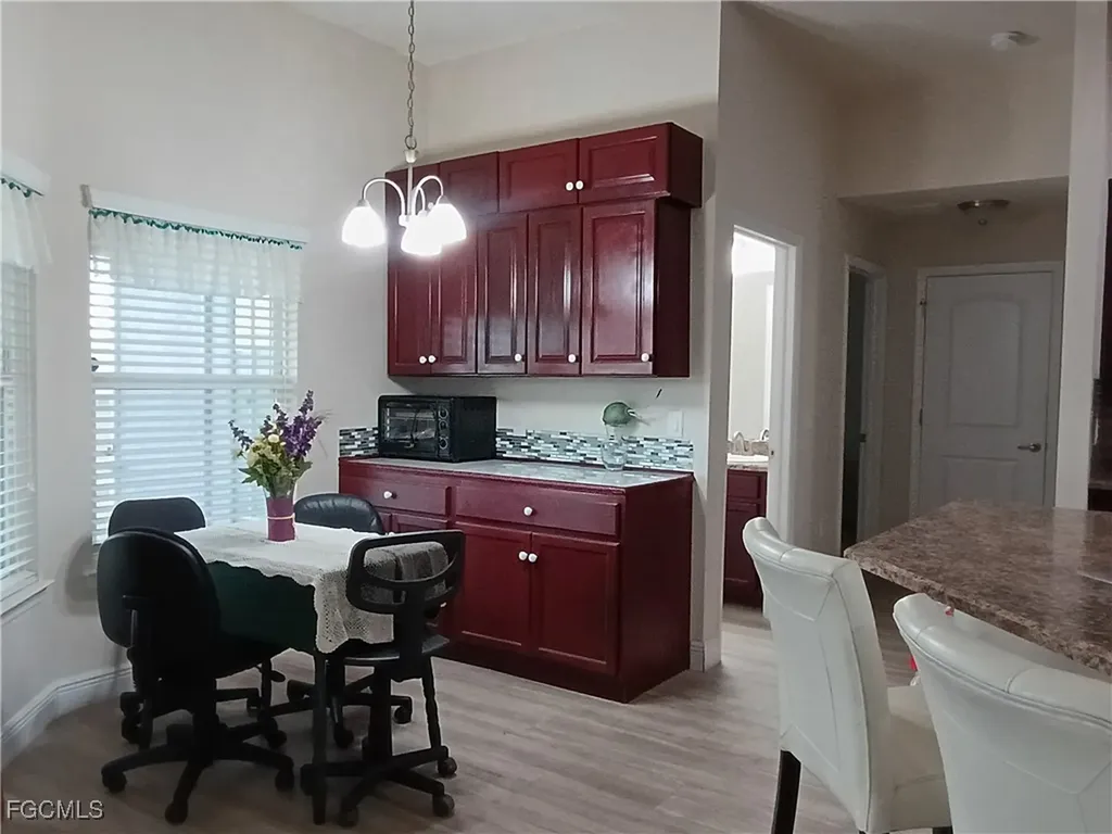 1426 NE 5th Place Cape Coral FL 33909
