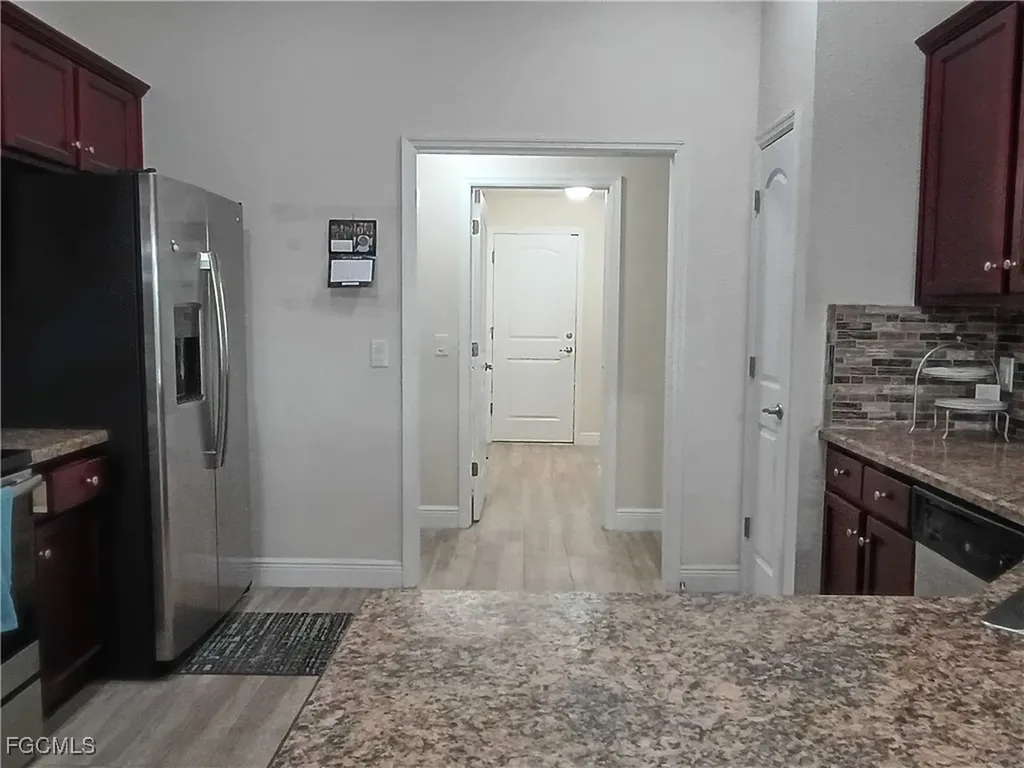 1426 NE 5th Place Cape Coral FL 33909