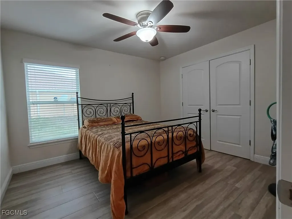 1426 NE 5th Place Cape Coral FL 33909