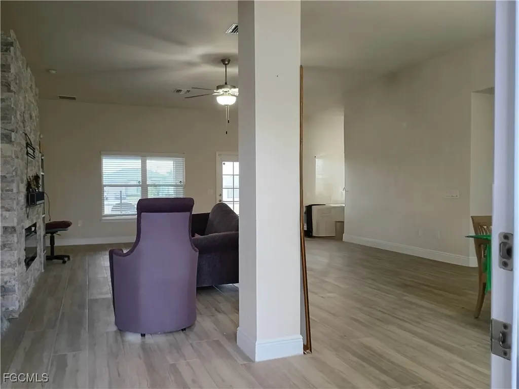 1426 NE 5th Place Cape Coral FL 33909