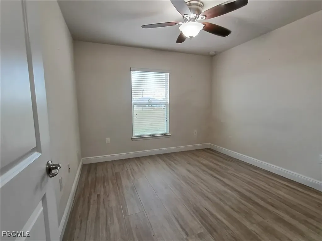 1426 NE 5th Place Cape Coral FL 33909