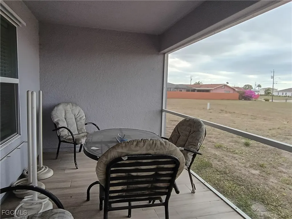 1426 NE 5th Place Cape Coral FL 33909