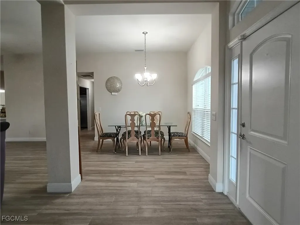 1426 NE 5th Place Cape Coral FL 33909