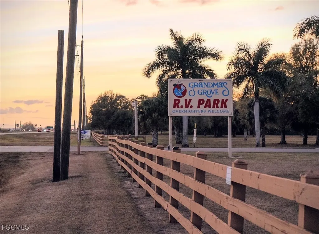 2549 W State Road 80 Labelle FL 33935