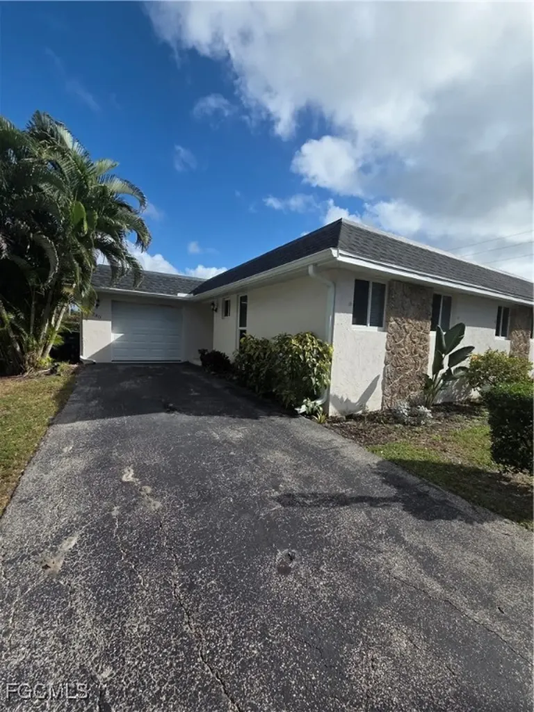 280 Lanchester Court Naples FL 34112