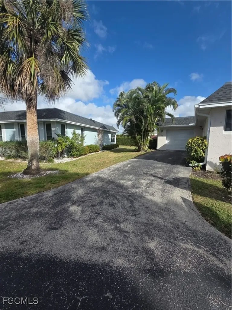 280 Lanchester Court Naples FL 34112