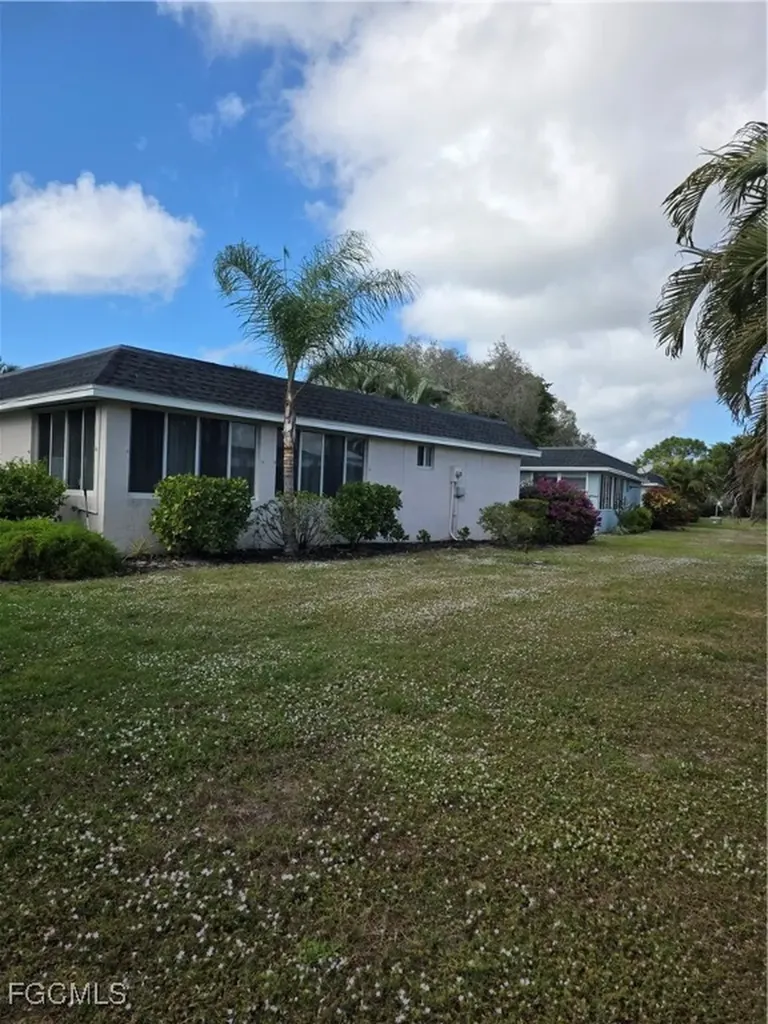 280 Lanchester Court Naples FL 34112