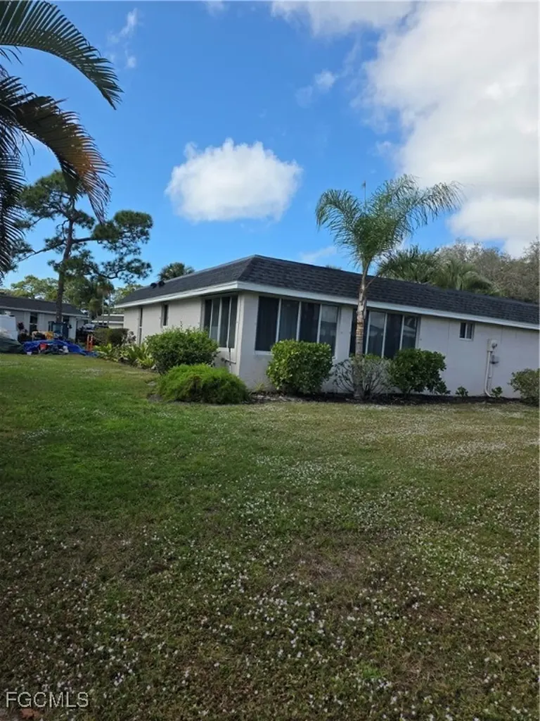 280 Lanchester Court Naples FL 34112