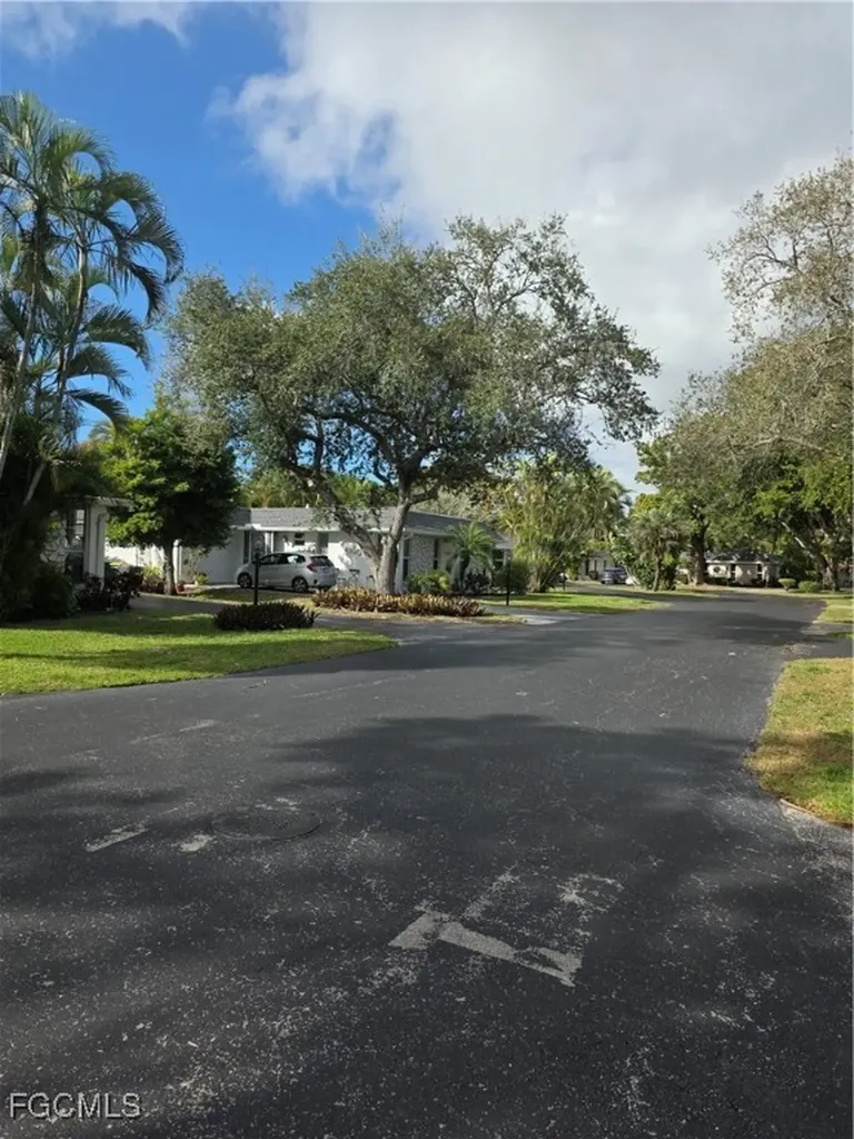 280 Lanchester Court Naples FL 34112
