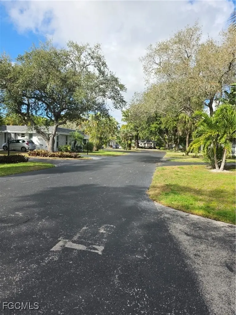 280 Lanchester Court Naples FL 34112