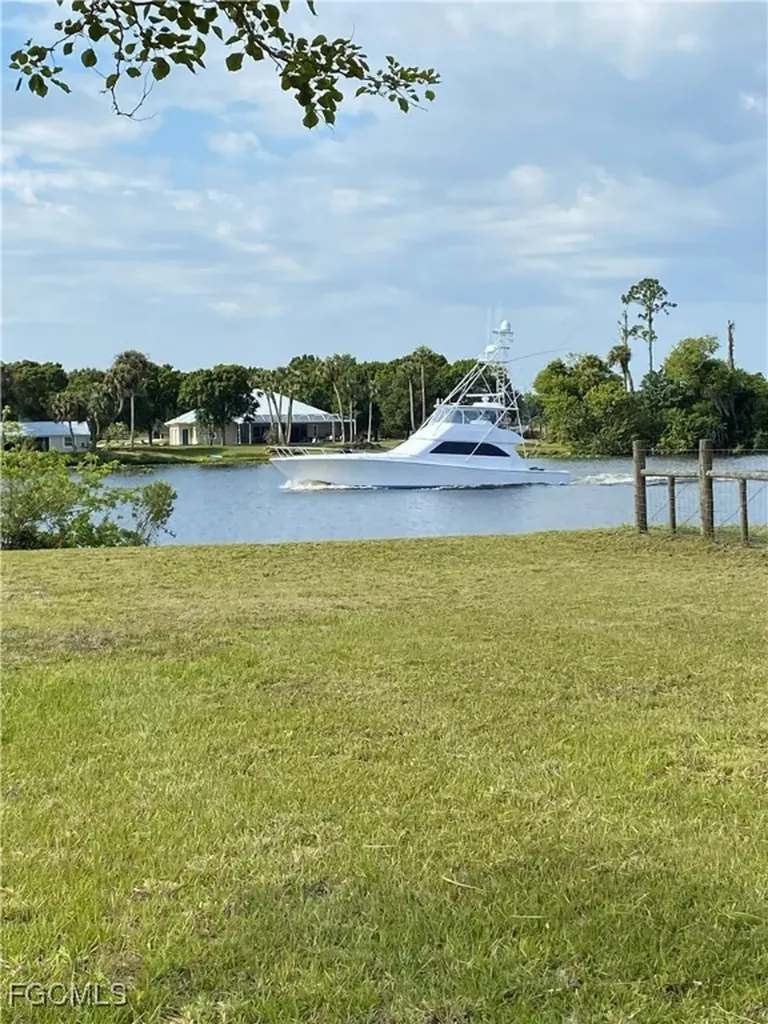 3901 Cr 78 Labelle FL 33935