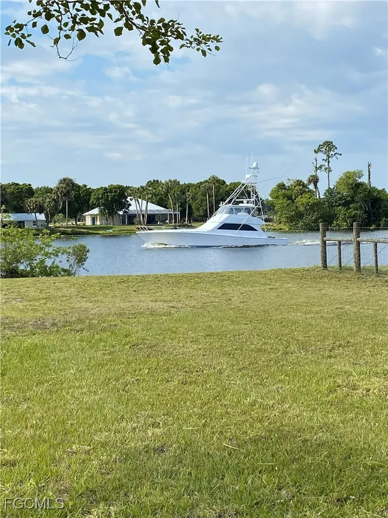 3901 Cr 78 Labelle FL 33935