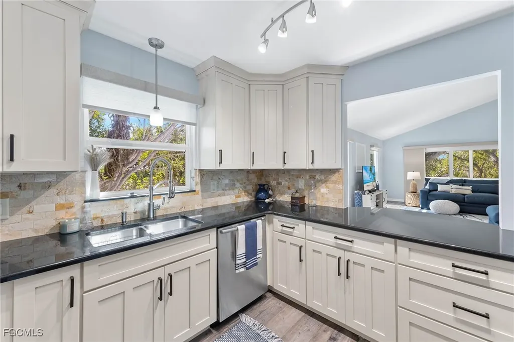 6092 Sanibel Captiva Road Sanibel FL 33957