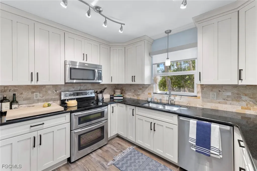 6092 Sanibel Captiva Road Sanibel FL 33957